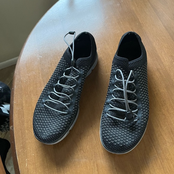 Merrill slip on barefoot sneakers with adjustable elastic laces with latch - Picture 2 of 3